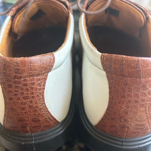 ECCO men’s vegetable tanned leather two tone golf/spike shoes. Arch Support. 44 - Picture 14 of 14